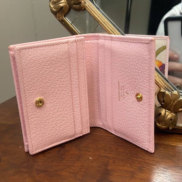 💕SOLD💕Gucci Flora Wallet. Limited edition - Picture 7 of 11